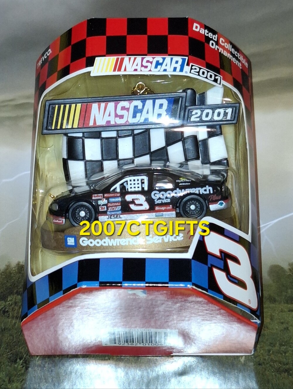 BNIB NASCAR 2001 DALE EARNHARDT ORNAMENT SOUVENIR COLLECTIBLE BOXED 1:64 CAR